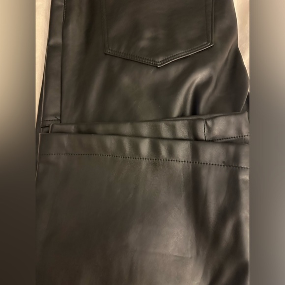 BLANK NYC Baxter Straight Leg Hi-Rise Faux Vegan Leather Jeans Black NWT 30 - Picture 6 of 11